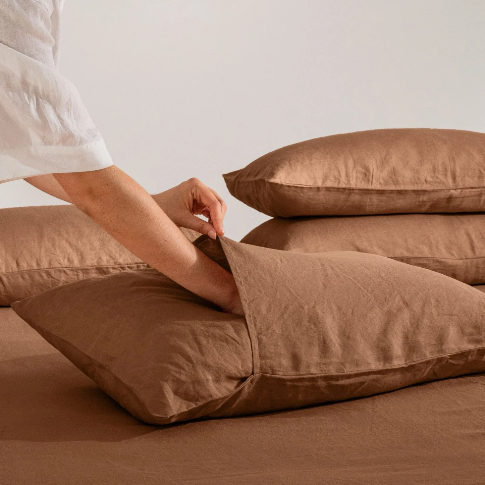French Flax Linen Pillowcase Set in Hazelnut - Image 4