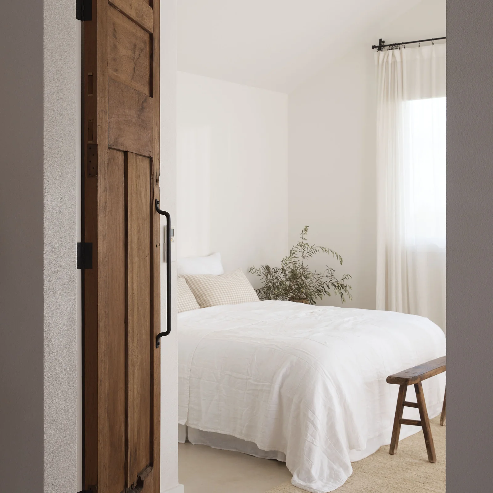 French Flax Linen Queen/King Quilted Coverlet in White - Image 7